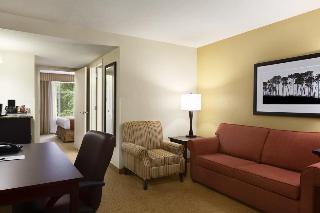 Spark By Hilton Homewood 3*