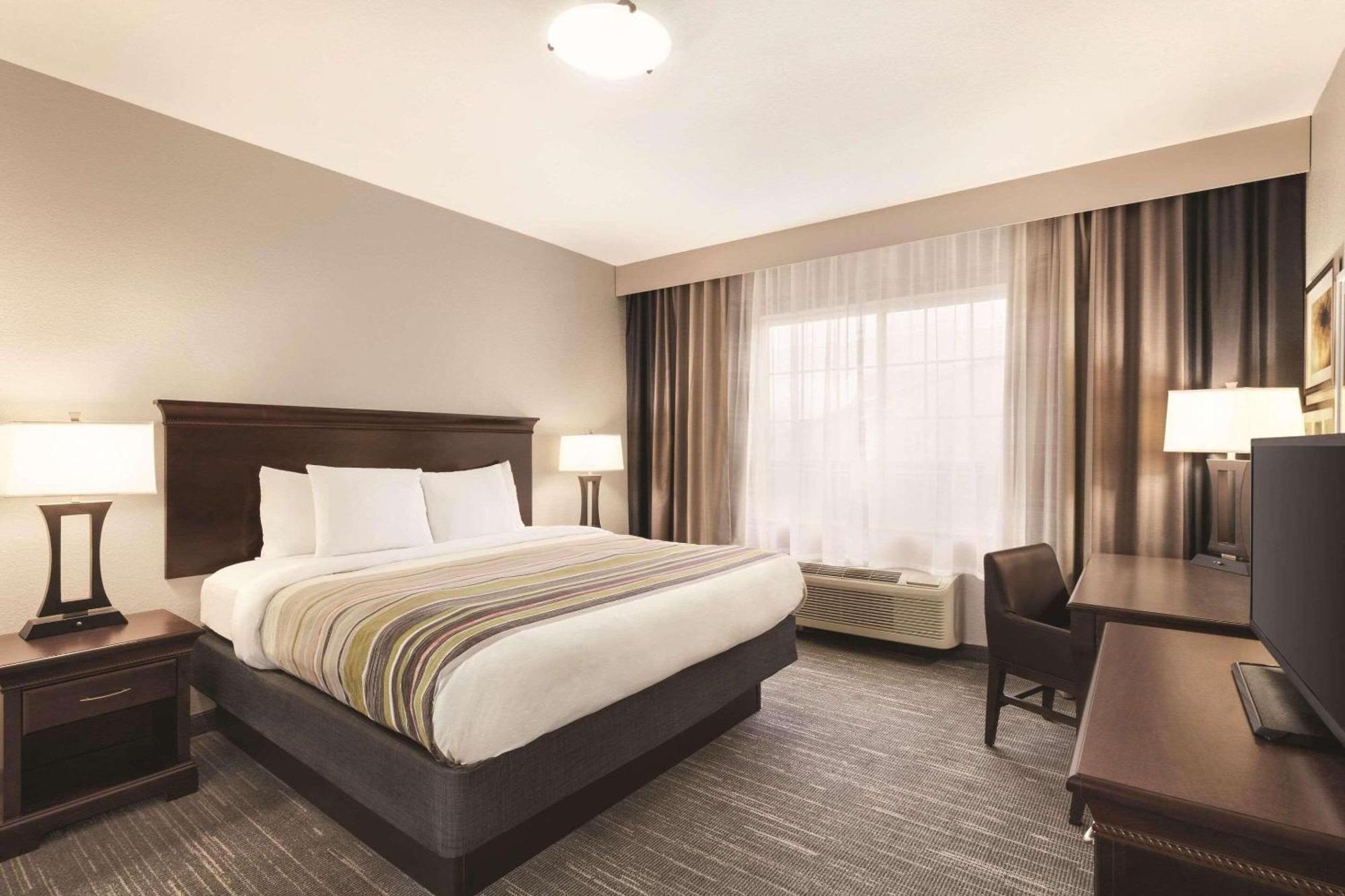 Spark By Hilton Homewood