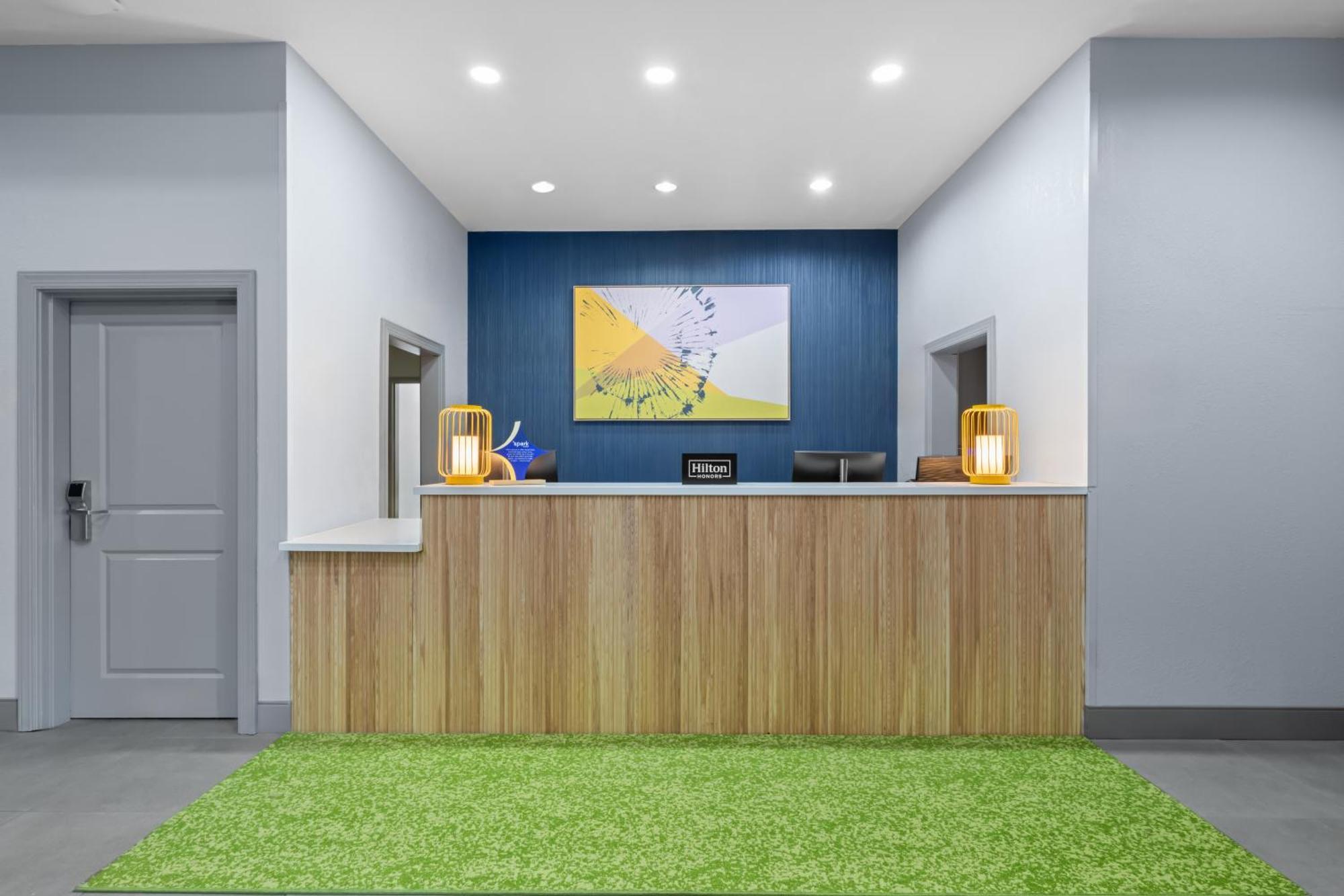 Spark By Hilton Homewood Hotel 3*