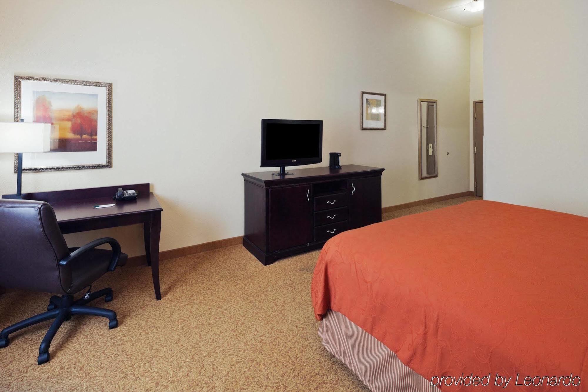 Spark By Hilton Homewood Hotel
